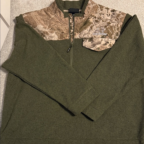 Realtree Men's Olive and Camo Zip-Up Sweater - Picture 1 of 4